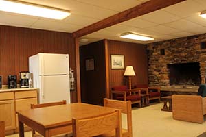 picture of shawnee lodge kitchen and living area